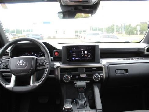 Used 2026 Toyota Tacoma TRD Off-Road AWD/4WD image 13