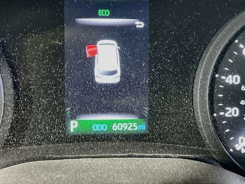 Certified 2023 Toyota Sienna XLE FWD image 11