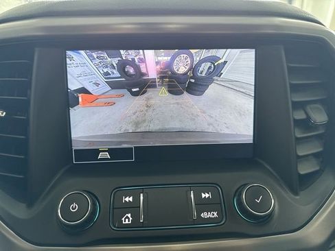 Used 2023 GMC Acadia AT4 w/ Preferred Package image 15