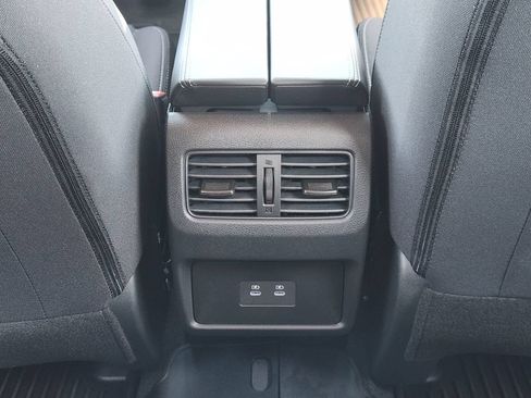 Used 2026 Nissan Rogue SV FWD image 19
