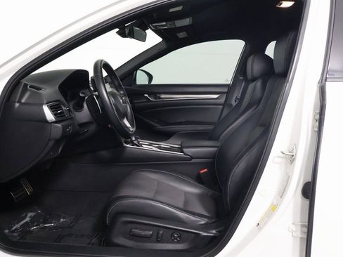 Used 2018 Honda Accord Sport image 10