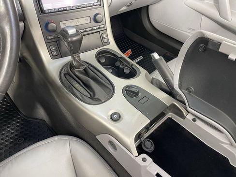 Used 2005 Chevrolet Corvette Convertible w/ Preferred Equipment Group image 38