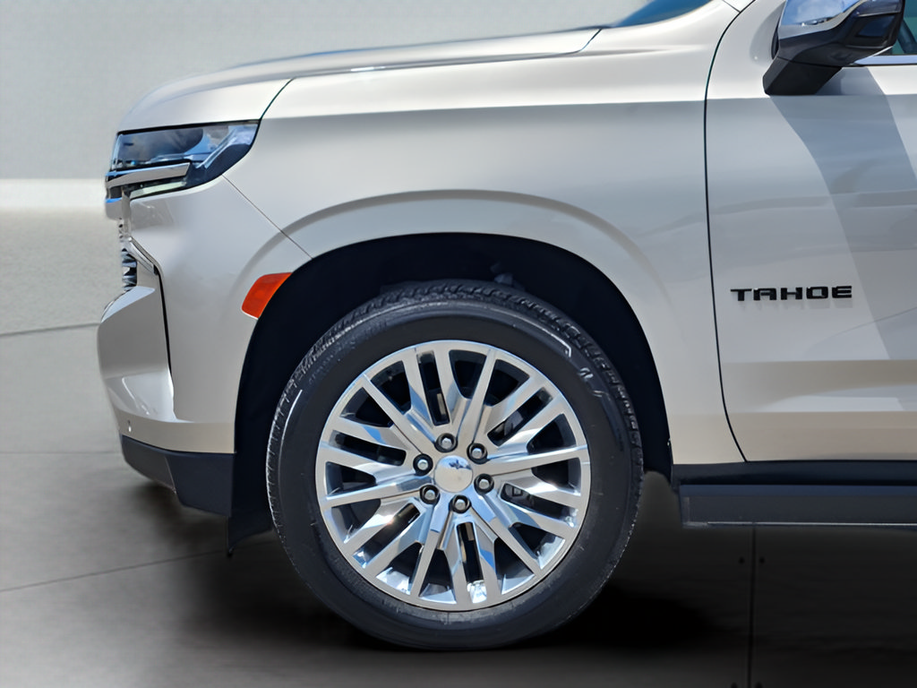 Used 2024 Chevrolet Tahoe Premier w/ Premium Package AWD/4WD image 9