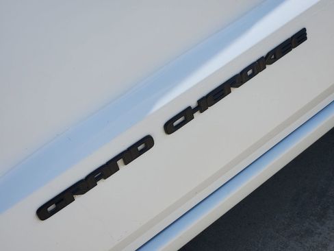 Used 2021 Jeep Grand Cherokee Laredo X RWD image 10