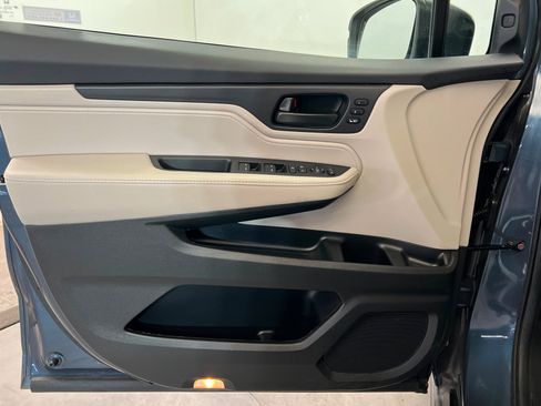 Used 2025 Honda Odyssey EX-L image 15