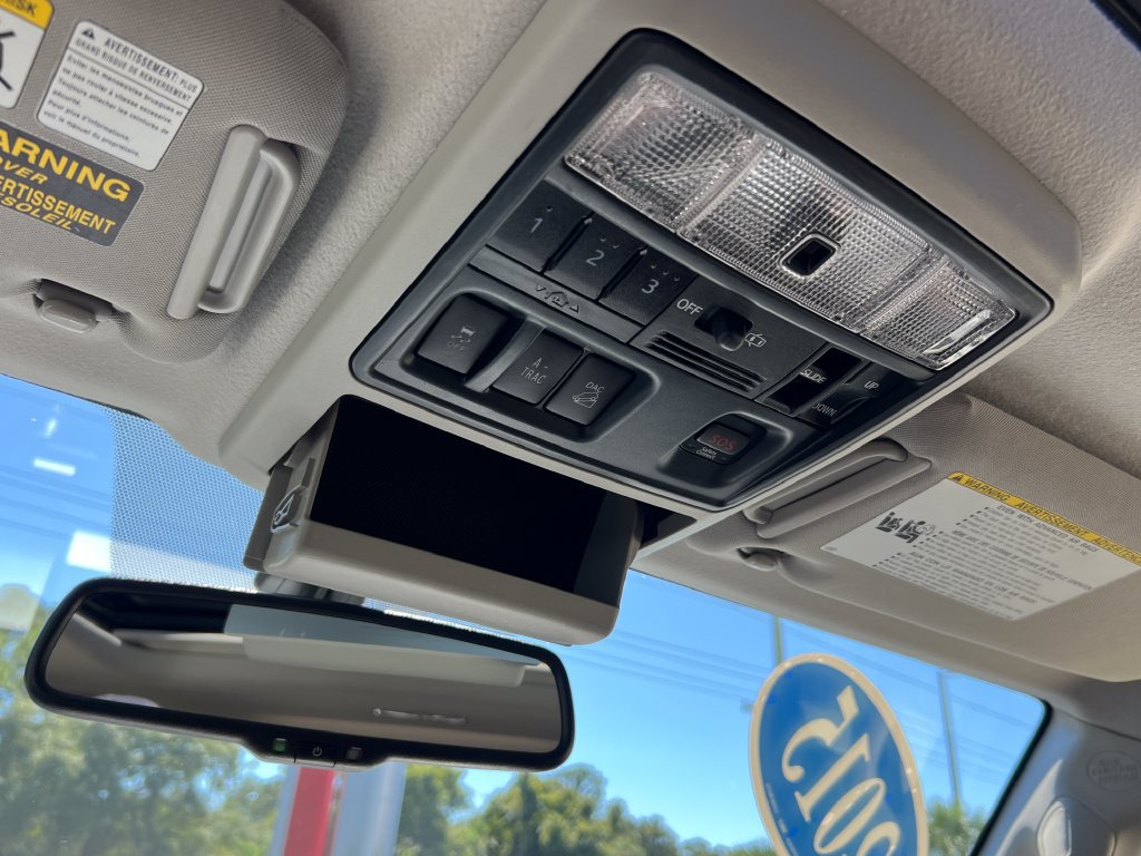 Used 2015 Toyota 4Runner Limited AWD/4WD image 43