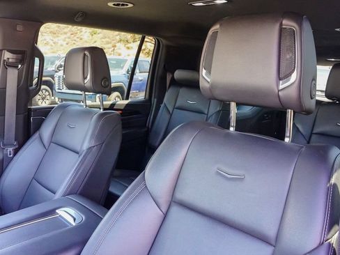 Used 2023 Cadillac Escalade ESV Luxury RWD image 13