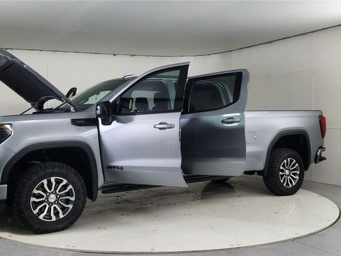 Used 2023 GMC Sierra 1500 AT4 w/ Technology Package image 10