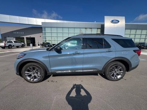 Used 2025 Ford Explorer Active w/ Active Comfort Package AWD/4WD image 8