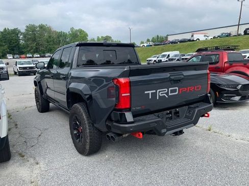 Used 2025 Toyota Tacoma TRD Pro AWD/4WD image 5
