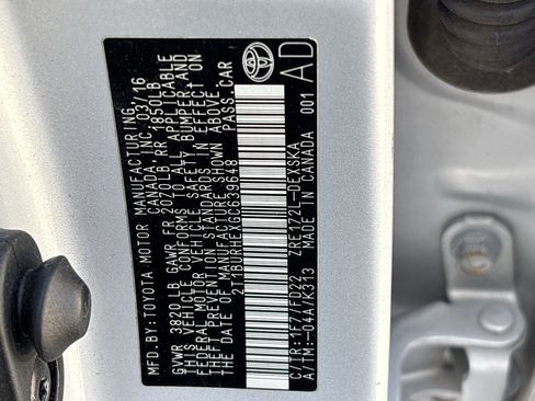 Used 2016 Toyota Corolla S image 31