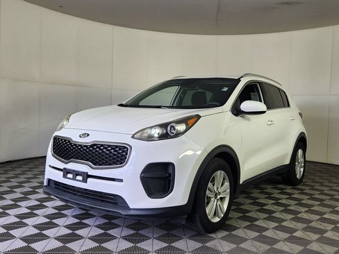 Used 2019 Kia Sportage LX w/ Option Group 017 FWD image 3