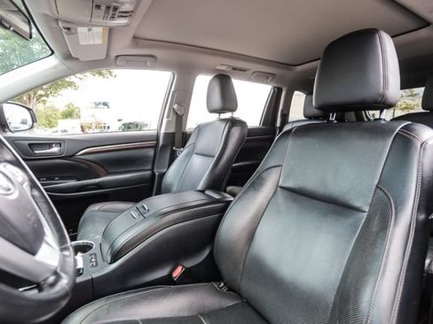 Used 2015 Toyota Highlander Limited Platinum AWD/4WD image 23