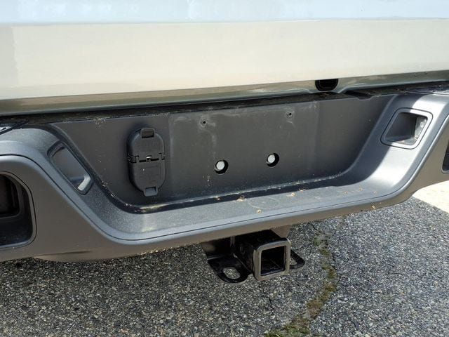 Used 2023 Jeep Gladiator Sport AWD/4WD image 11