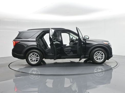 New 2025 Ford Explorer Active w/ Active Comfort Package image 32