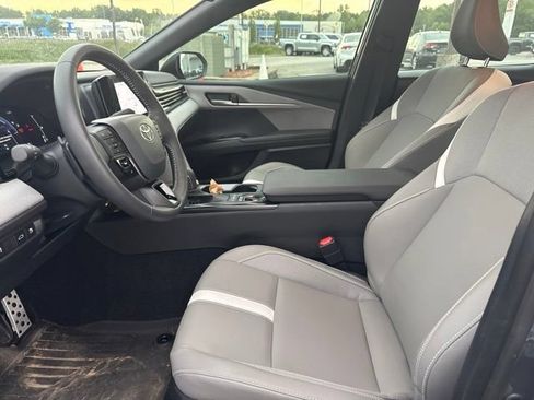Used 2026 Toyota Camry SE FWD image 8