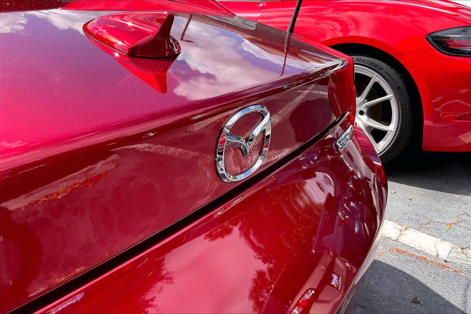 Used 2023 MAZDA MX-5 Miata Grand Touring RWD image 9