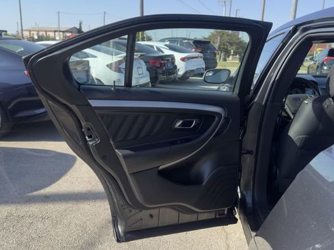 Used 2017 Ford Taurus SEL image 19