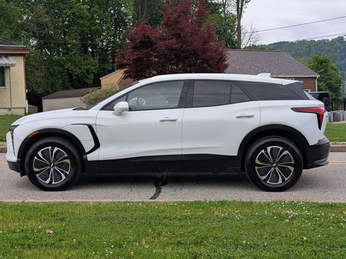 Used 2024 Chevrolet Blazer EV LT AWD/4WD image 10