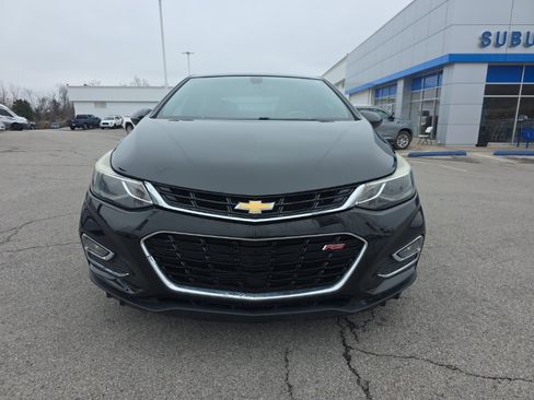 Used 2017 Chevrolet Cruze LT w/ Convenience Package image 2