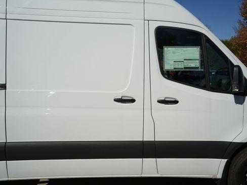 New 2025 Mercedes-Benz Sprinter 2500 image 18