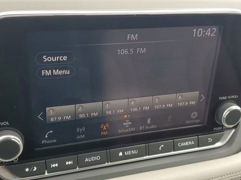 Used 2025 Nissan Rogue SV image 20