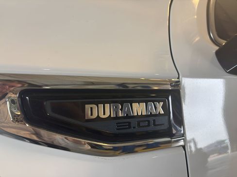 Used 2021 GMC Yukon XL SLE AWD/4WD image 9