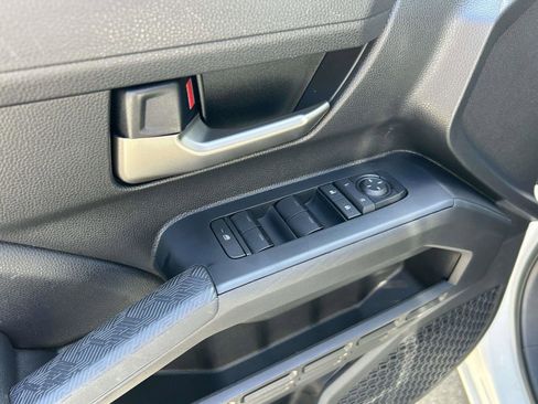 Used 2025 Toyota Tacoma SR image 17