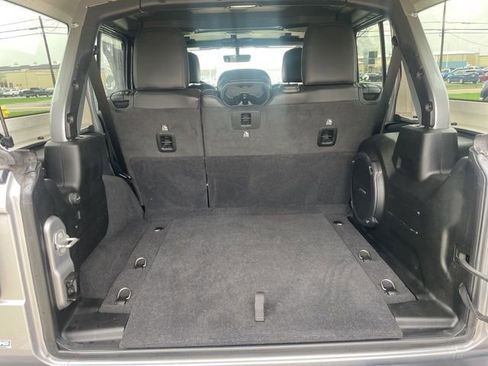 Used 2021 Jeep Wrangler Unlimited Sahara w/ Uconnect 4C Nav & Sound Group AWD/4WD image 13