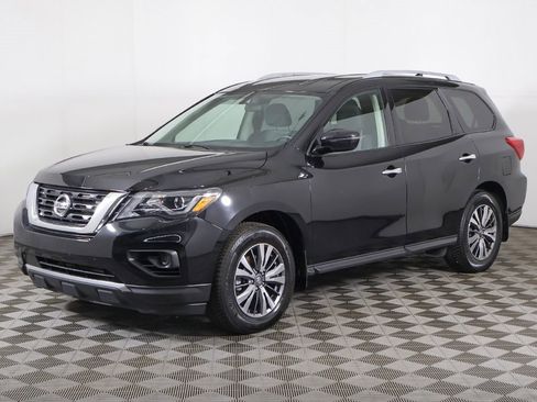 Used 2020 Nissan Pathfinder S image 5