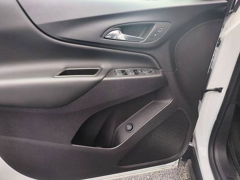 Used 2024 Chevrolet Equinox LT FWD image 11
