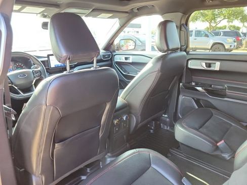 Used 2022 Ford Explorer ST-Line RWD image 11