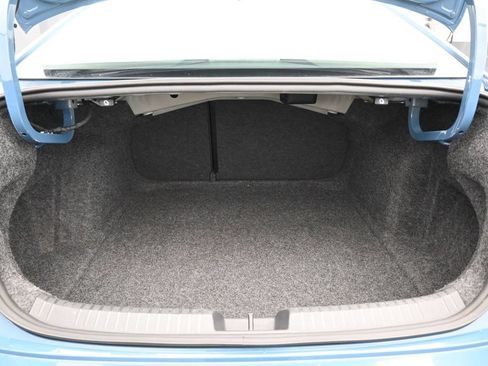Used 2025 Volkswagen Jetta SE FWD image 34
