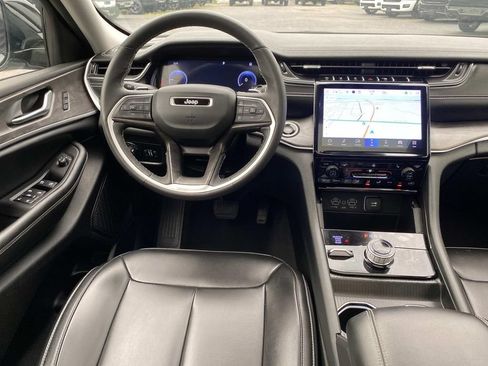 Certified 2023 Jeep Grand Cherokee Limited AWD/4WD image 14