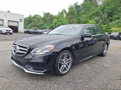 Used 2014 Mercedes-Benz E 350 4MATIC Sedan image 3