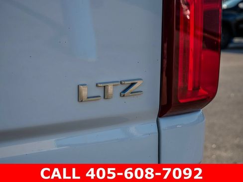 Used 2025 Chevrolet Silverado 3500 LTZ w/ LTZ Convenience Package AWD/4WD image 16