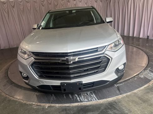 Used 2018 Chevrolet Traverse LT FWD image 2