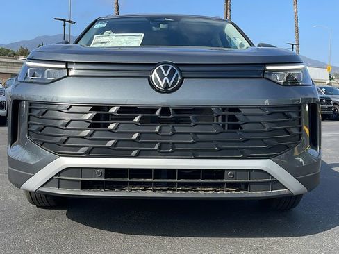 Certified 2025 Volkswagen Tiguan S FWD image 4