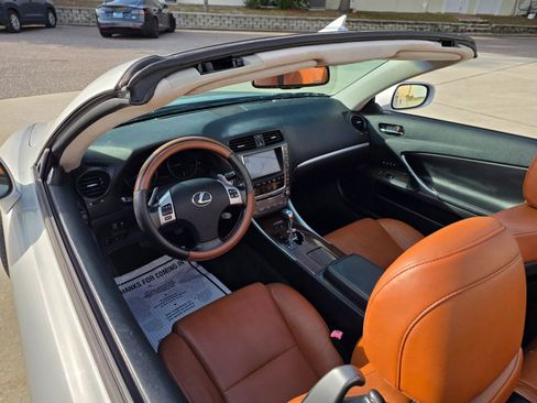 Used 2012 Lexus IS 250C w/ Luxury Pkg RWD image 38
