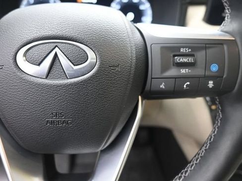 Used 2023 INFINITI QX60 Sensory w/ Vision Package AWD/4WD image 14