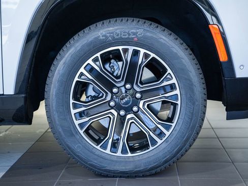 New 2026 Jeep Grand Wagoneer 4WD image 19