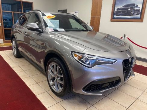 Used 2018 Alfa Romeo Stelvio Ti Sport image 5