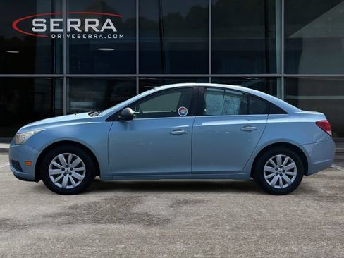 Used 2011 Chevrolet Cruze LS w/ Connectivity Package FWD image 2