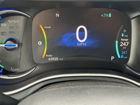 Used 2020 Chrysler Pacifica Touring-L w/ Premium Audio Group image 31