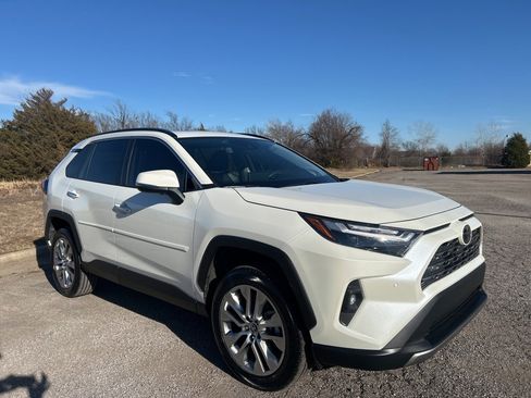 Used 2022 Toyota RAV4 Limited image 3
