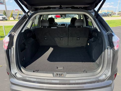 Used 2019 Ford Edge Titanium w/ Cold Weather Package FWD image 12