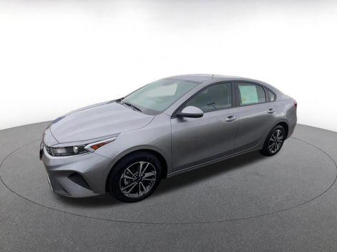 Used 2024 Kia Forte LXS FWD image 8