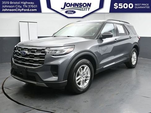 Certified 2025 Ford Explorer Active AWD/4WD image 4