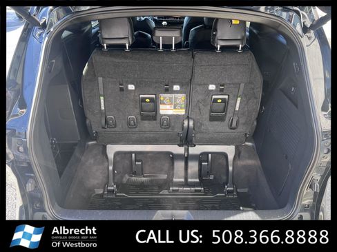 Used 2025 Toyota Sienna XLE Woodland Edition image 15