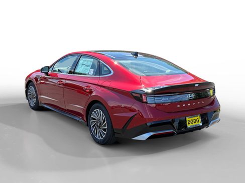 New 2025 Hyundai Sonata Limited image 3